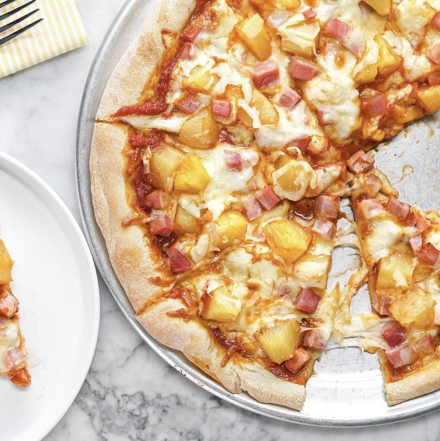 picture of pineapple pizza