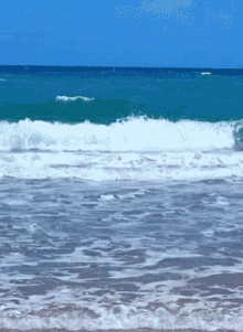 gif of ocean waves