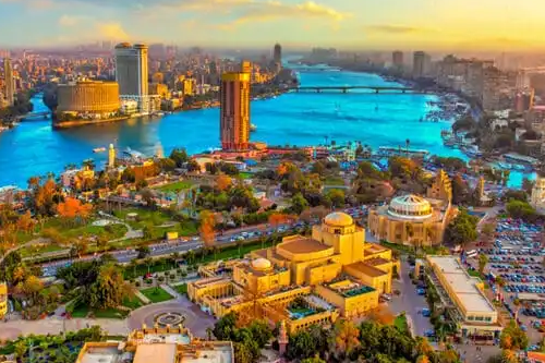 Photo of the Osaka Castle and other surrounding buildings