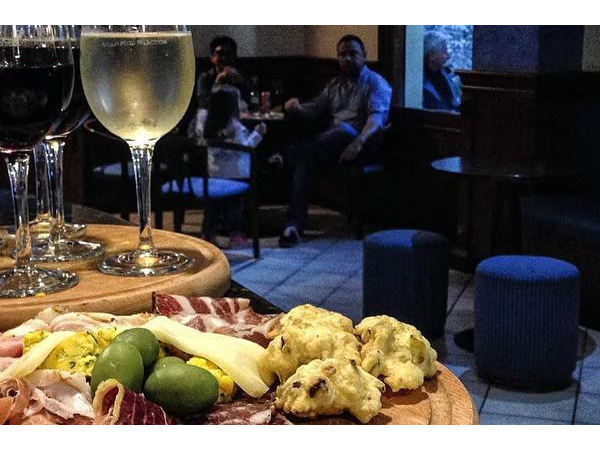 Interior view of Caffe Cautilli