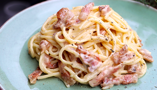 Picture of pasta Carbonara in a bowl.