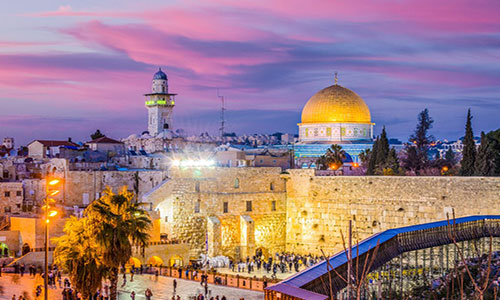 Photo of Jerusalem with its temple in the evening